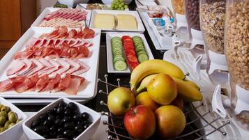 Desayuno estilo bufé