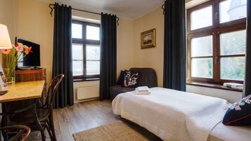 1 bedroom, in-room safe, blackout curtains, free WiFi