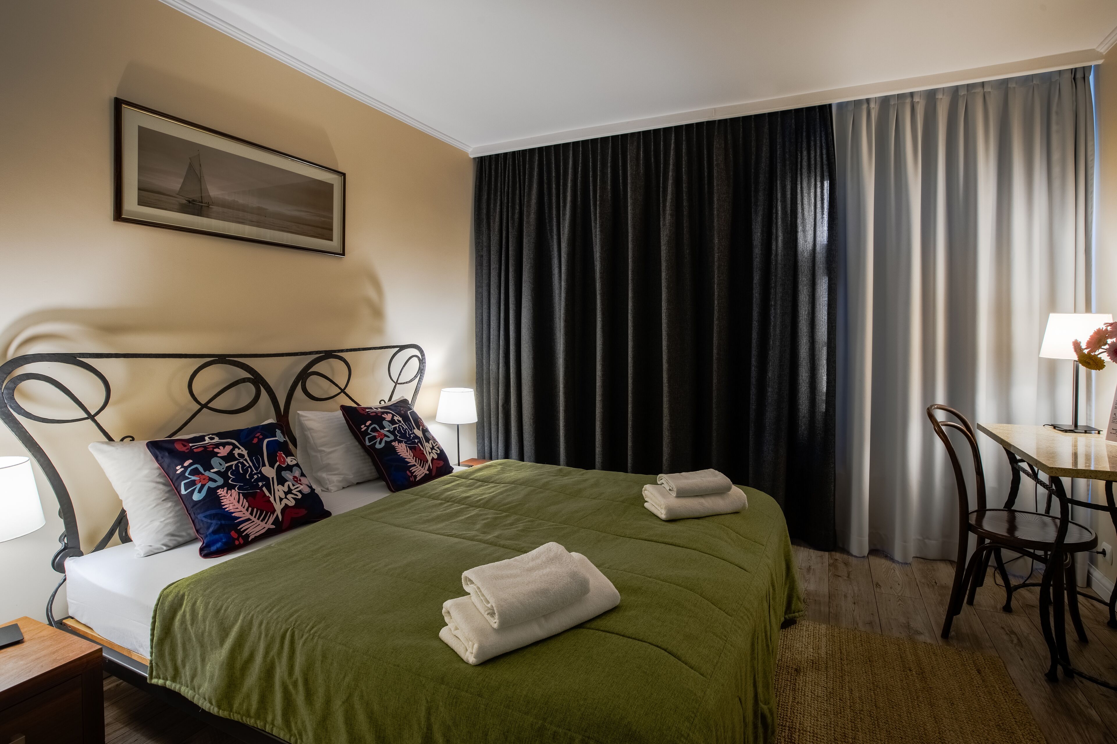 family room, kitchenette | 1 bedroom, in-room safe, blackout curtains, free wifi