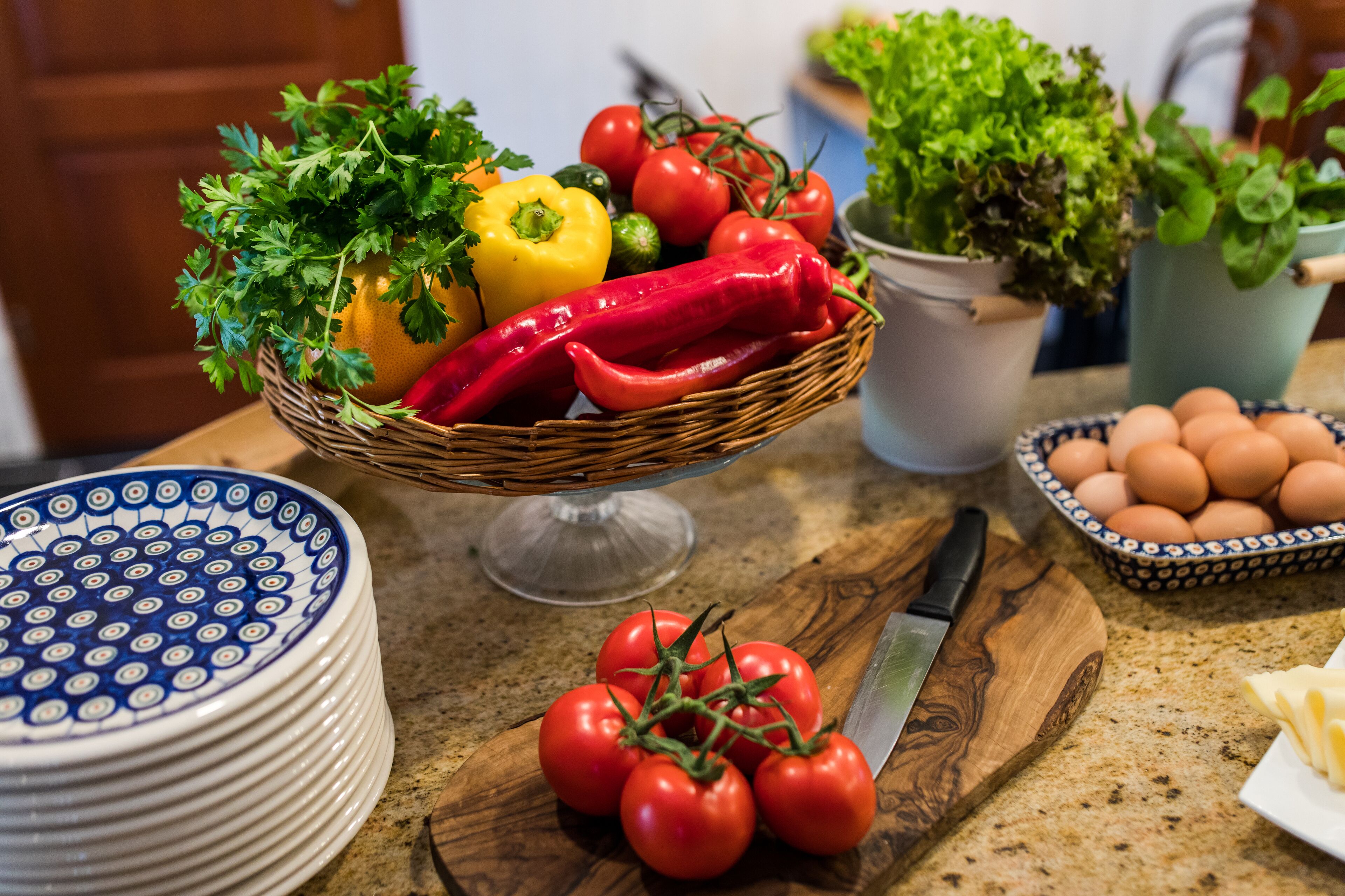 daily buffet breakfast (pln 45 per person)