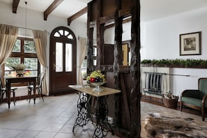 Hallway - Oliwa Park Residence (Gdansk)