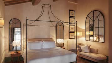 Suite | Sábanas italianas Frette, camas con pillow-top y minibar