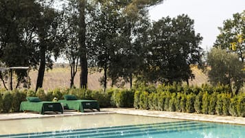 Piscine extérieure (ouverte en saison)