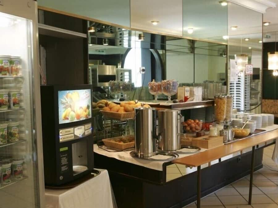Frokostbuffé hver dag (EUR 7 per person)