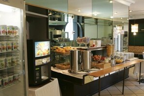 Daily buffet breakfast (EUR 7 per person)