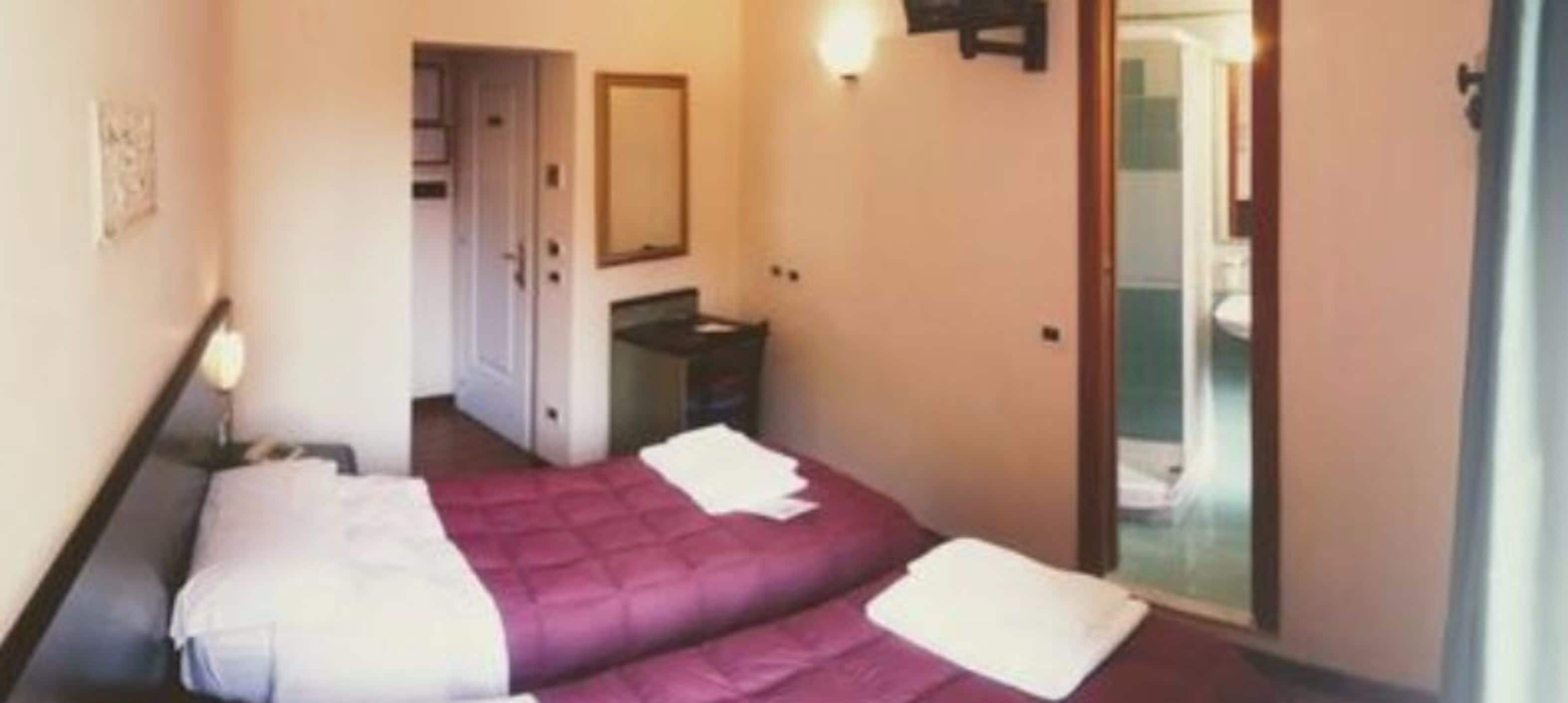 twin basic | 1 bedroom, in-room safe, desk, blackout curtains