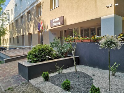 Touring Hotel