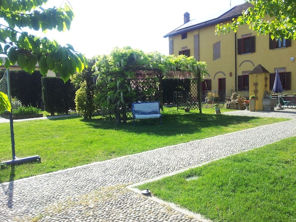 Front of property - Il Pioppo e la Fonte (Castello d'Agogna)