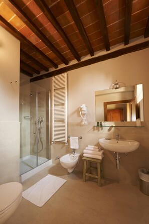 Free toiletries, hair dryer, bidet, towels - Borgo Il Melone (Cortona)