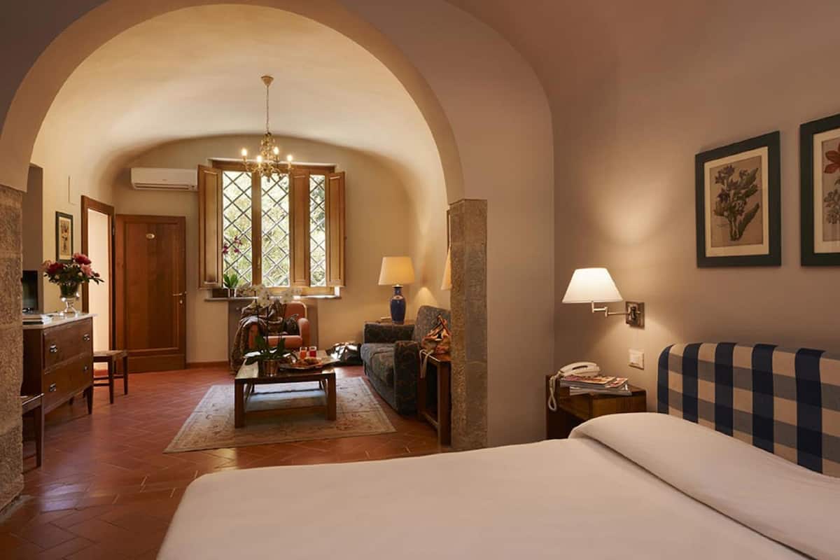 frette italian sheets, minibar, in-room safe, individually decorated