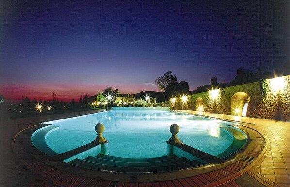 Outdoor pool, pool umbrellas