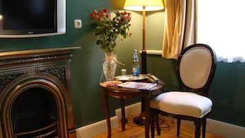 Hochwertige Bettwaren, BĂŒgeleisen/BĂŒgelbrett, kostenloses WLAN