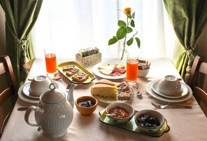 Colazione continentale inclusa, servita tutte le mattine 