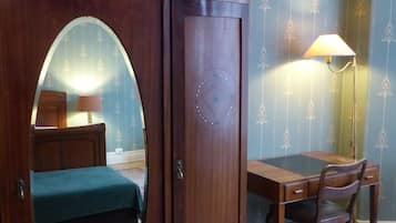 In-room safe, desk, iron/ironing board, free WiFi