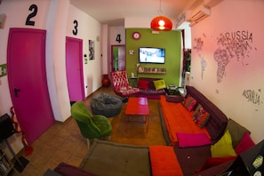 Living area - Hostel of the Sun (Naples)