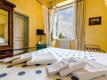 Double Room | Egyptian cotton sheets, premium bedding, down comforters, minibar