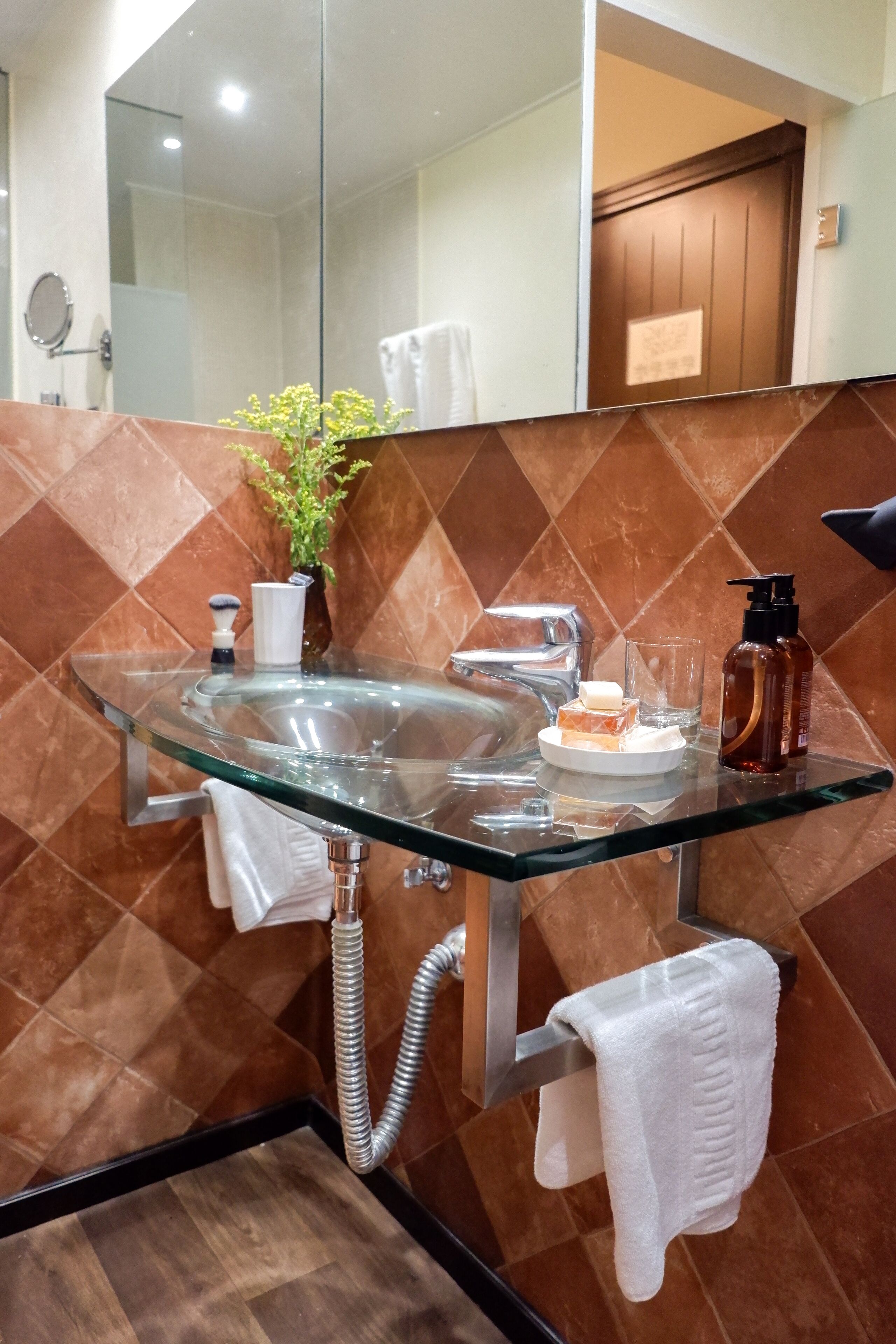 double room | bathroom | shower, free toiletries, hair dryer, bidet