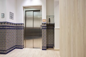 Elevator - U-Sense Sevilla Centro (Seville)