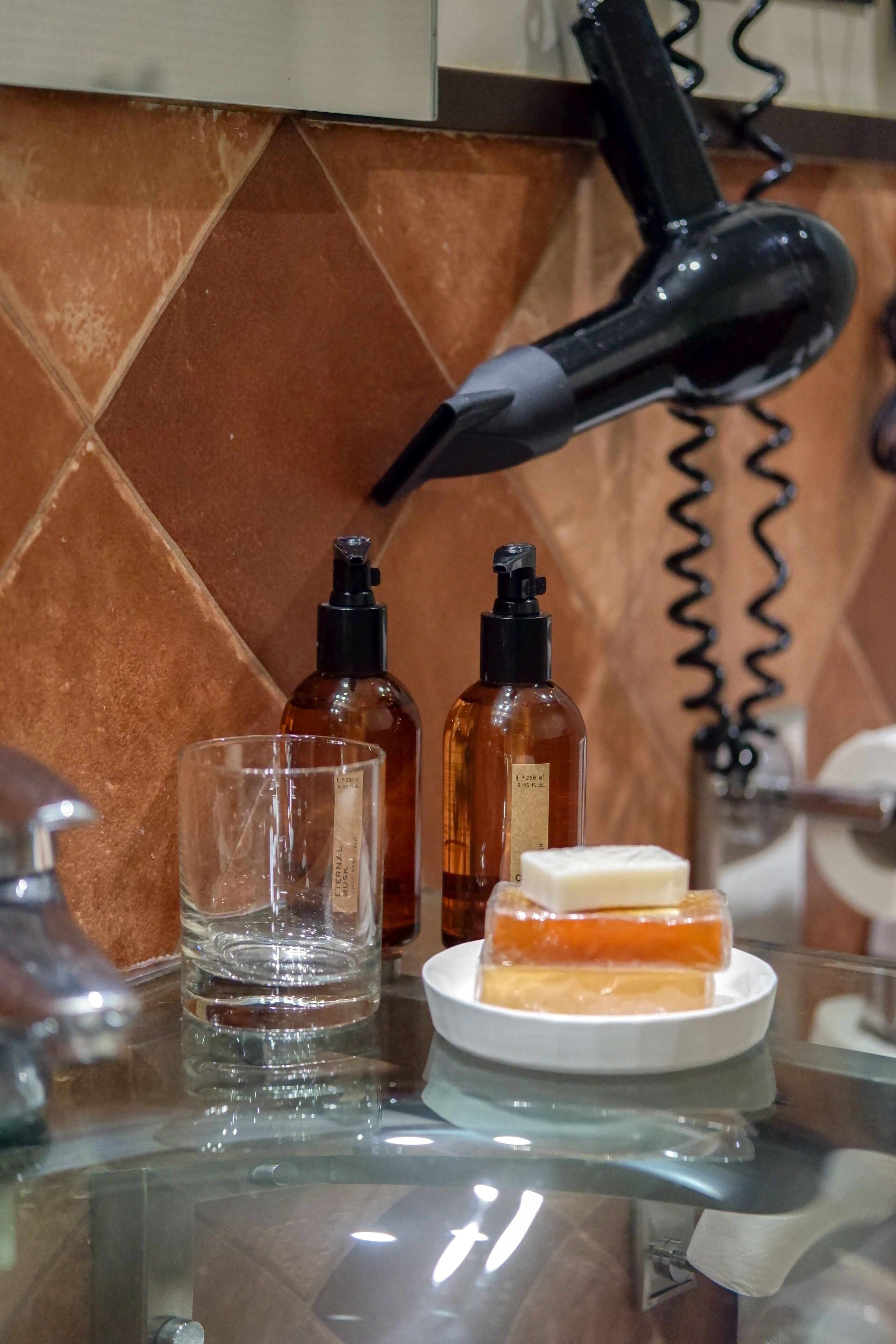 double room | 1 bedroom, minibar, in-room safe, desk