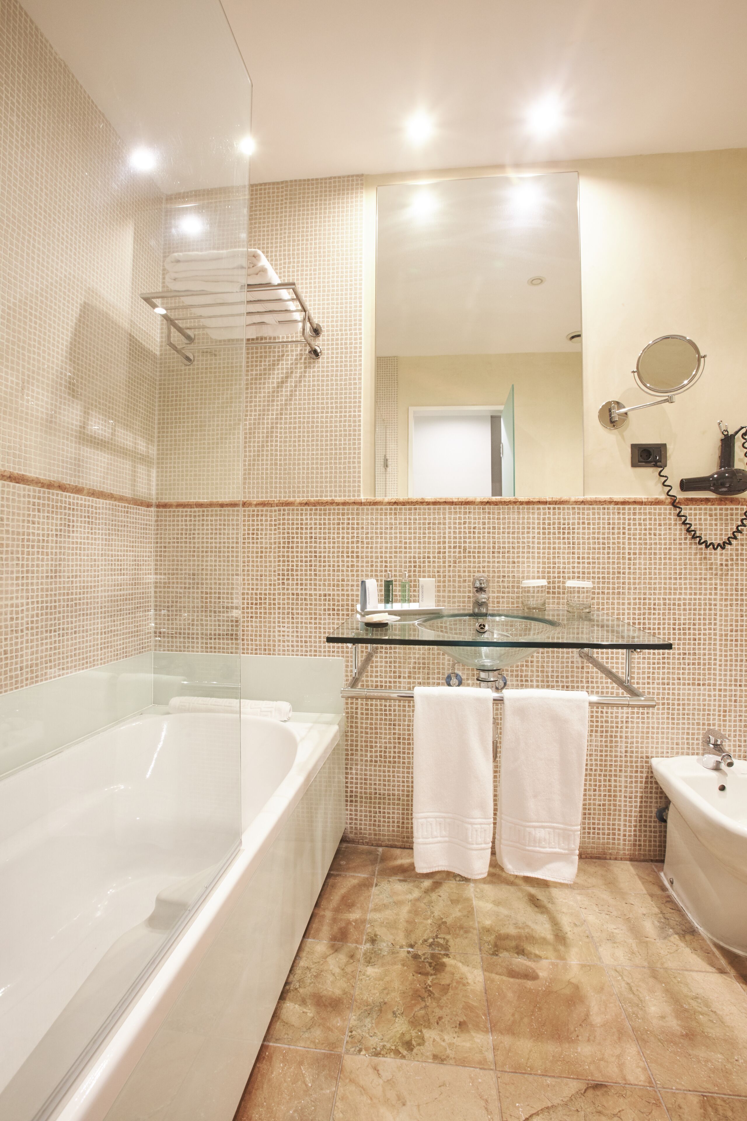 double room | bathroom | shower, free toiletries, hair dryer, bidet
