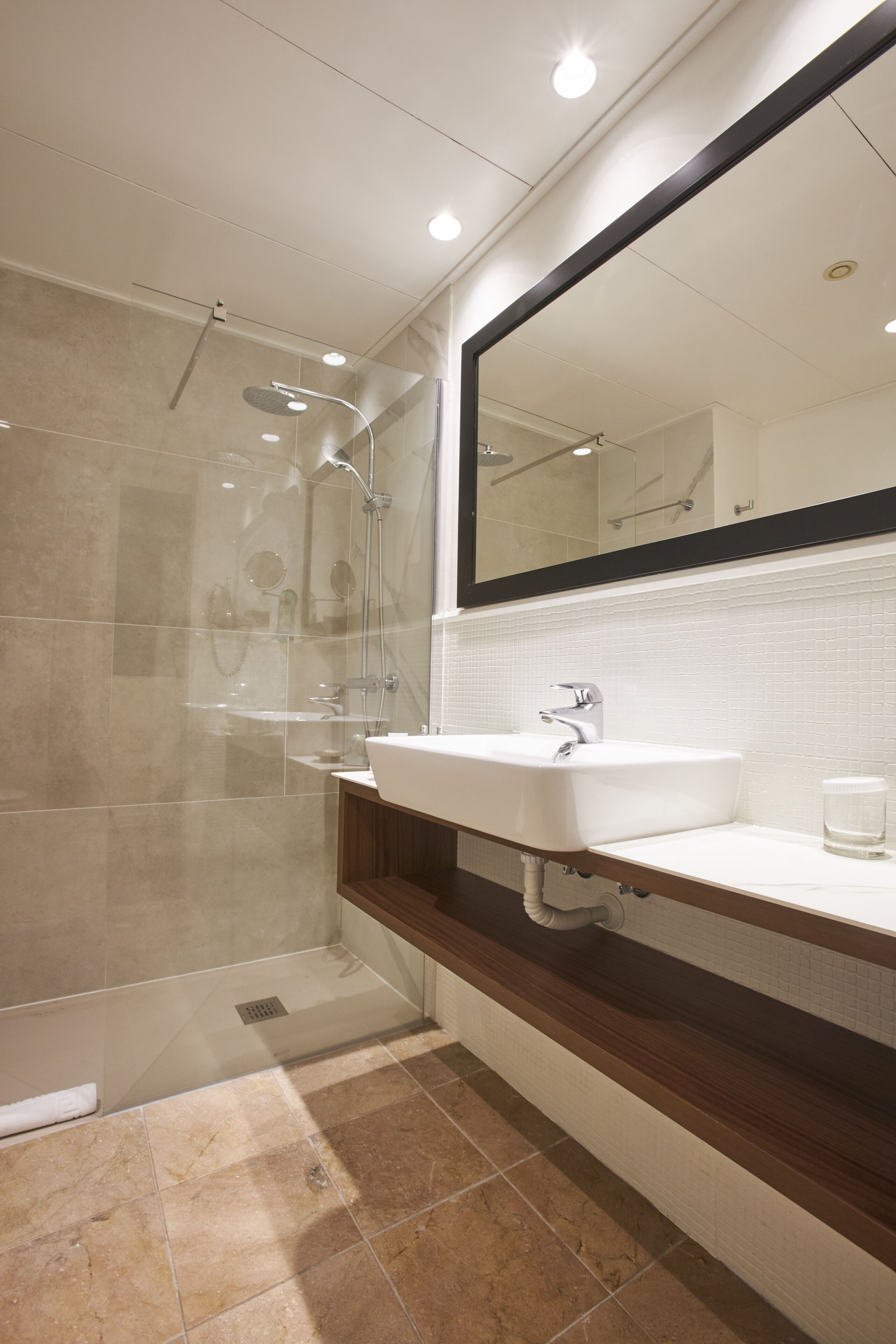 superior double room | bathroom | shower, free toiletries, hair dryer, bidet