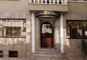 Property entrance - Antik (Varna)