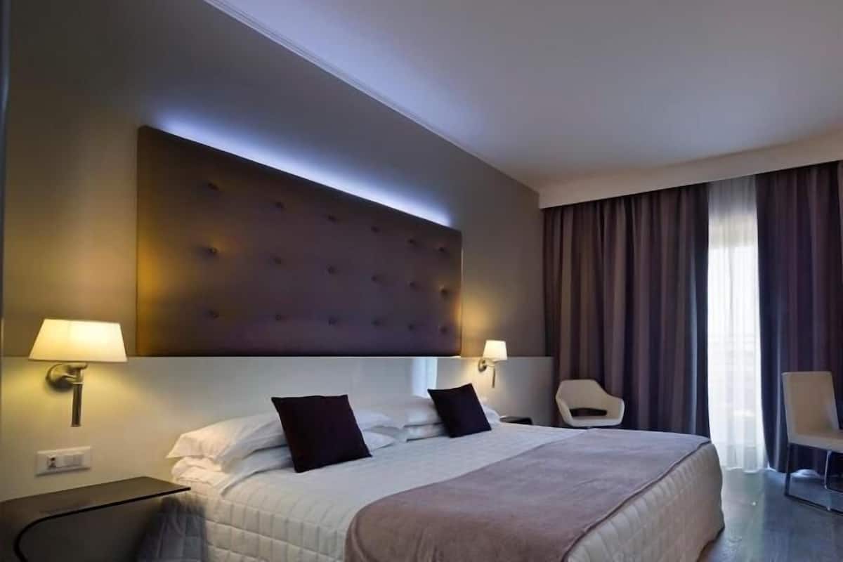 Couette en duvet d'oie, minibar, coffres-forts dans les chambres, bureau