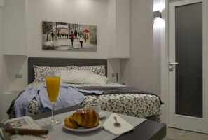 Minibar, in-room safe, desk, free WiFi - Guest House Mazzini (Rome)