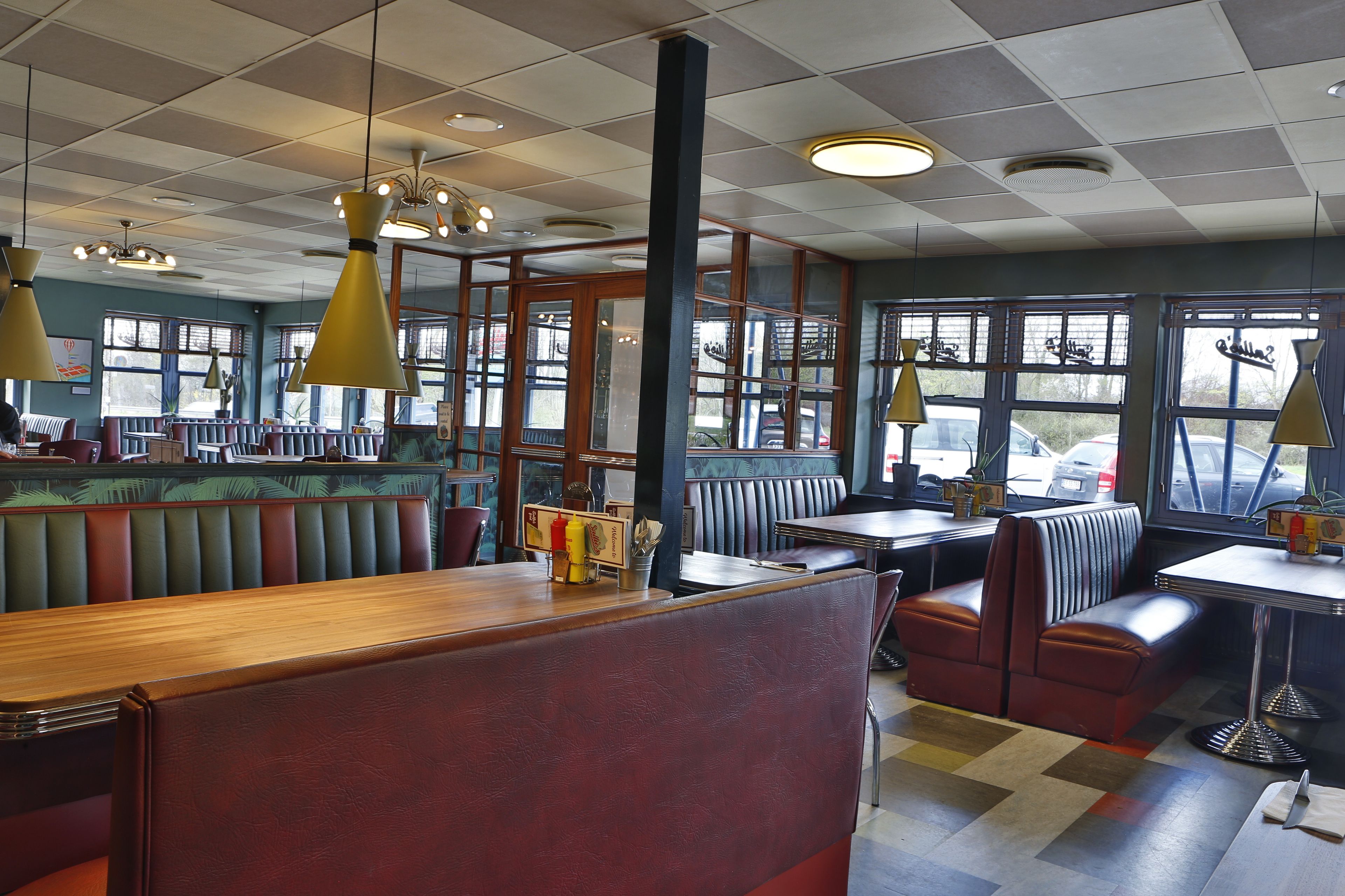 breakfast, lunch, dinner served; american cuisine