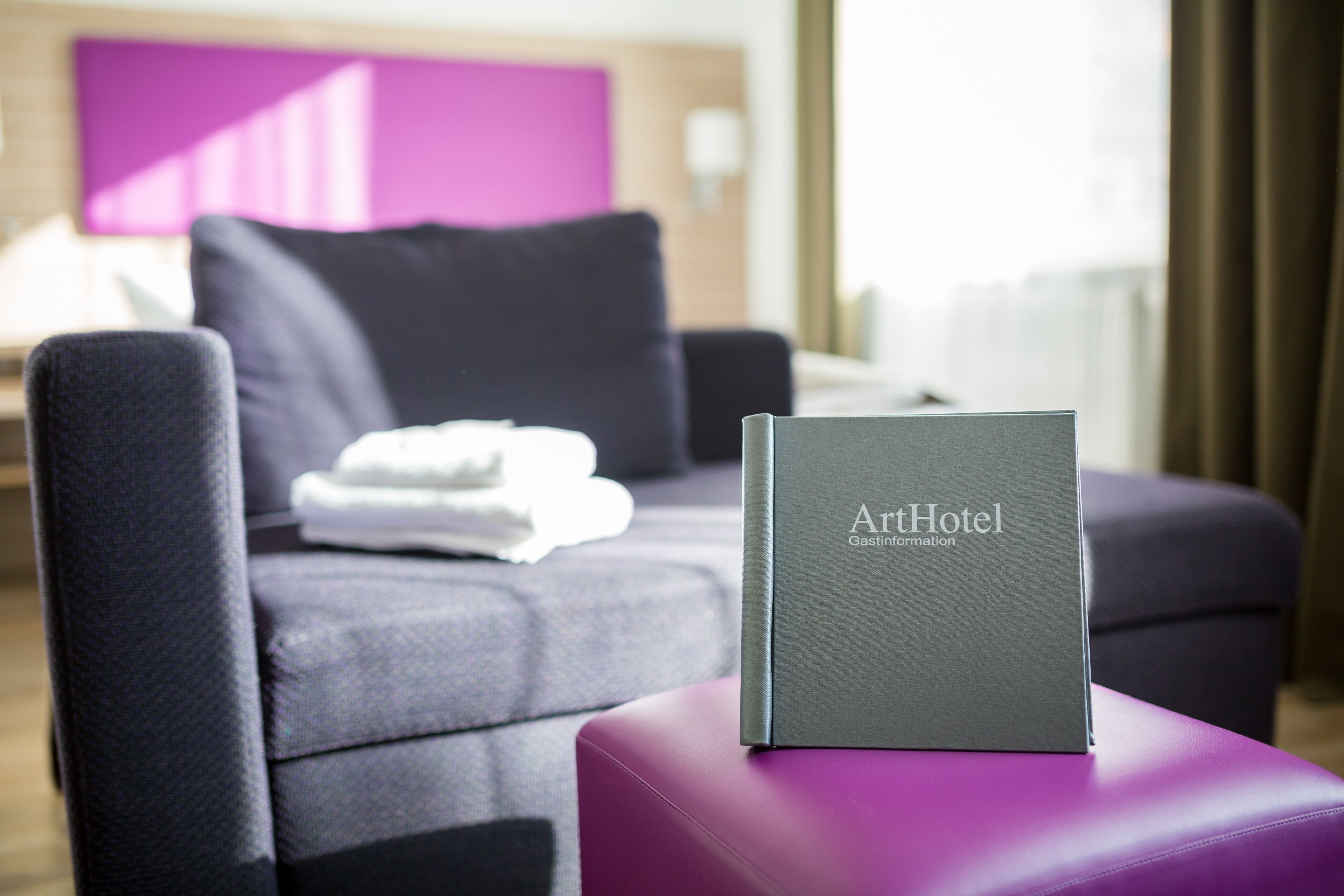 egyptian cotton sheets, hypo-allergenic bedding, desk, laptop workspace