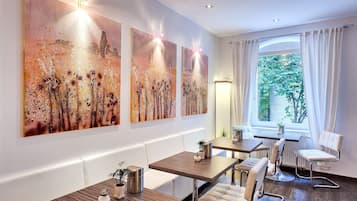 Coin salon dans le hall