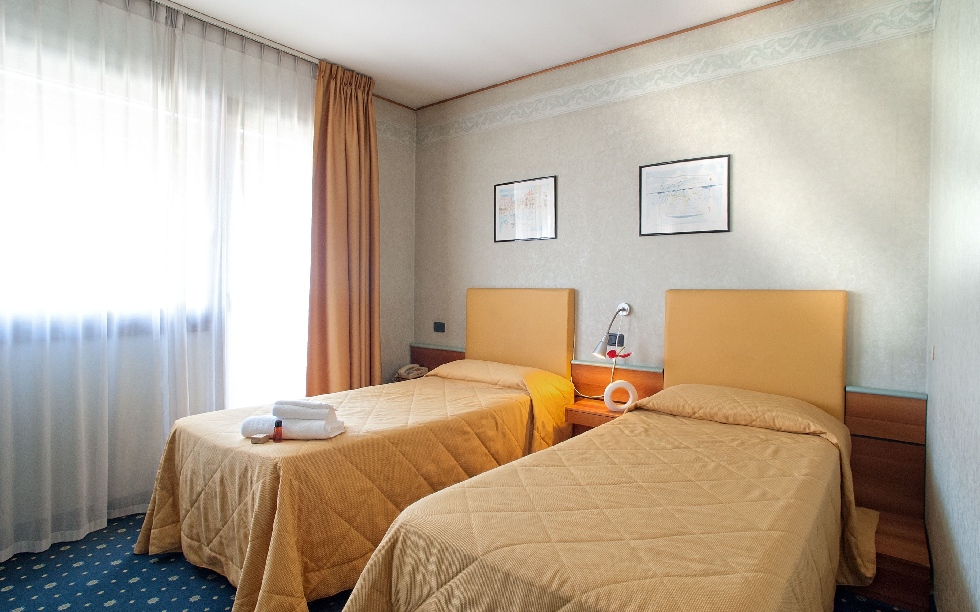 desk, soundproofing, free wifi, bed sheets