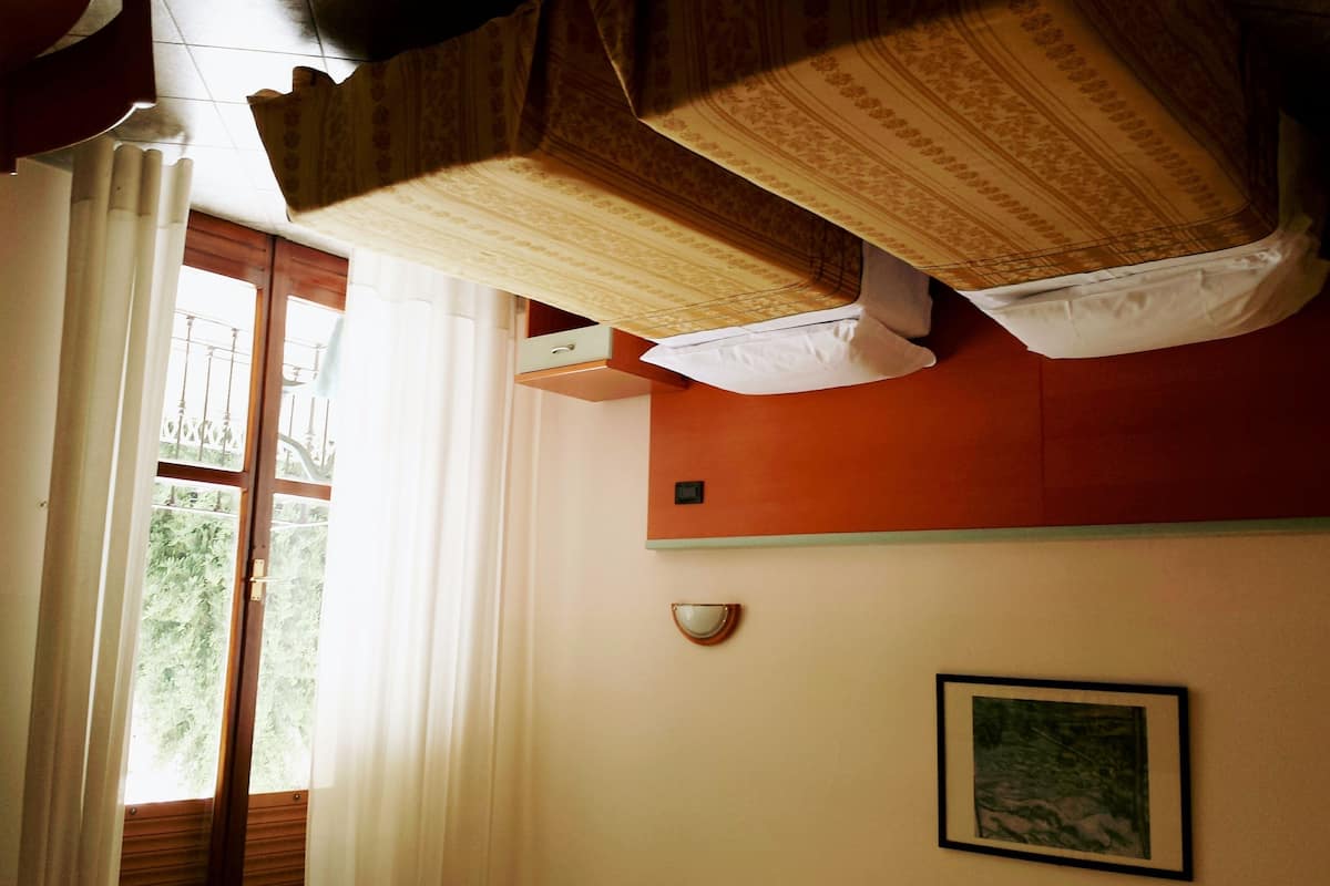 Desk, blackout curtains, free WiFi