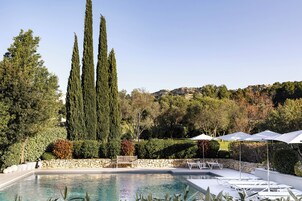 Εποχική εξωτερική πισίνα