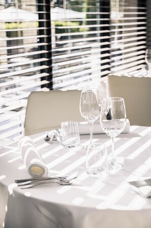 Breakfast, lunch and dinner served - Du Côté des Olivades (Paradou)