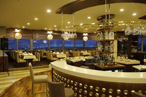 Bar (on property) - Bekdas Hotel Deluxe & Spa (Istanbul)