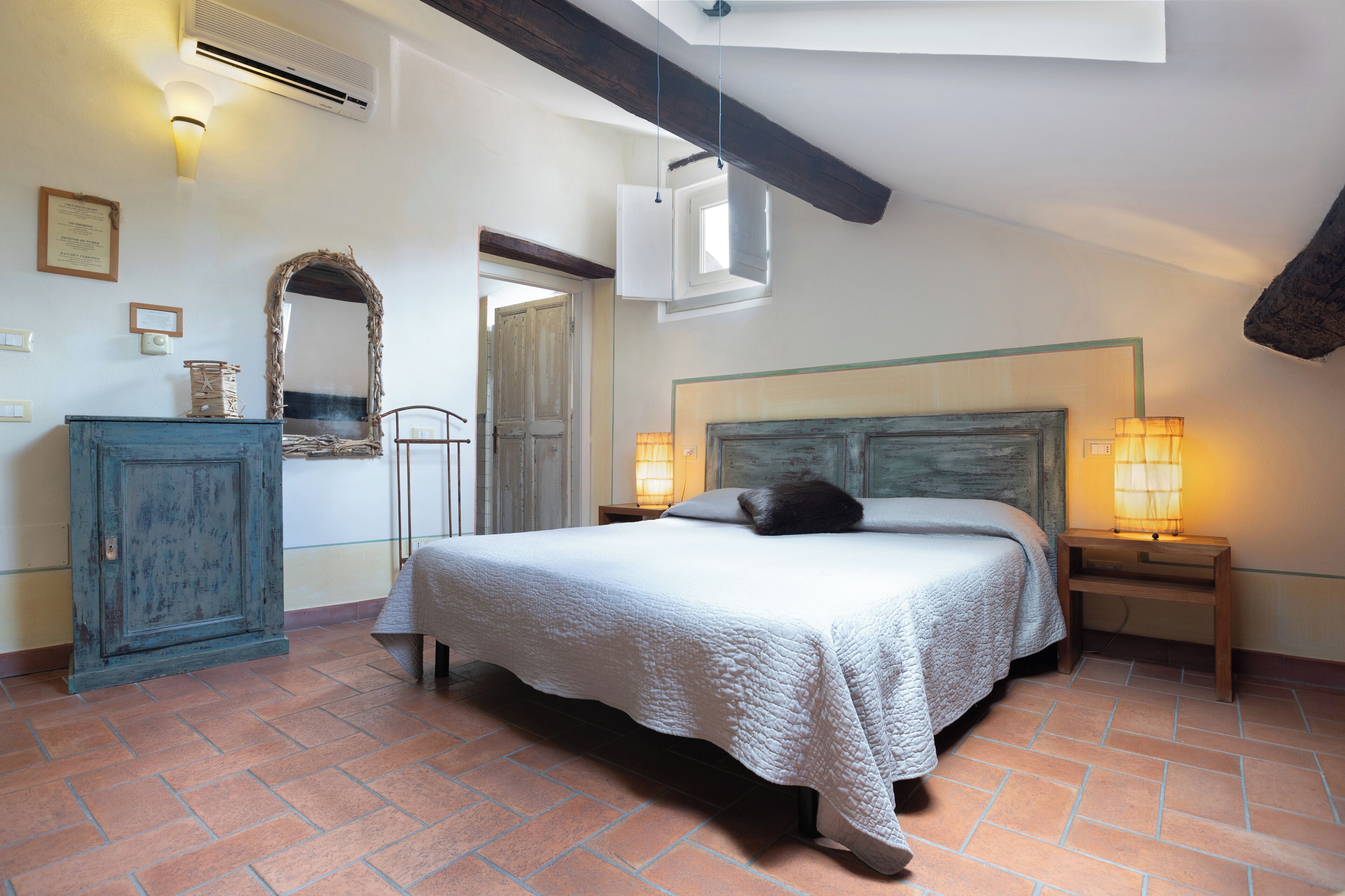 superior double room | minibar, desk, bed sheets