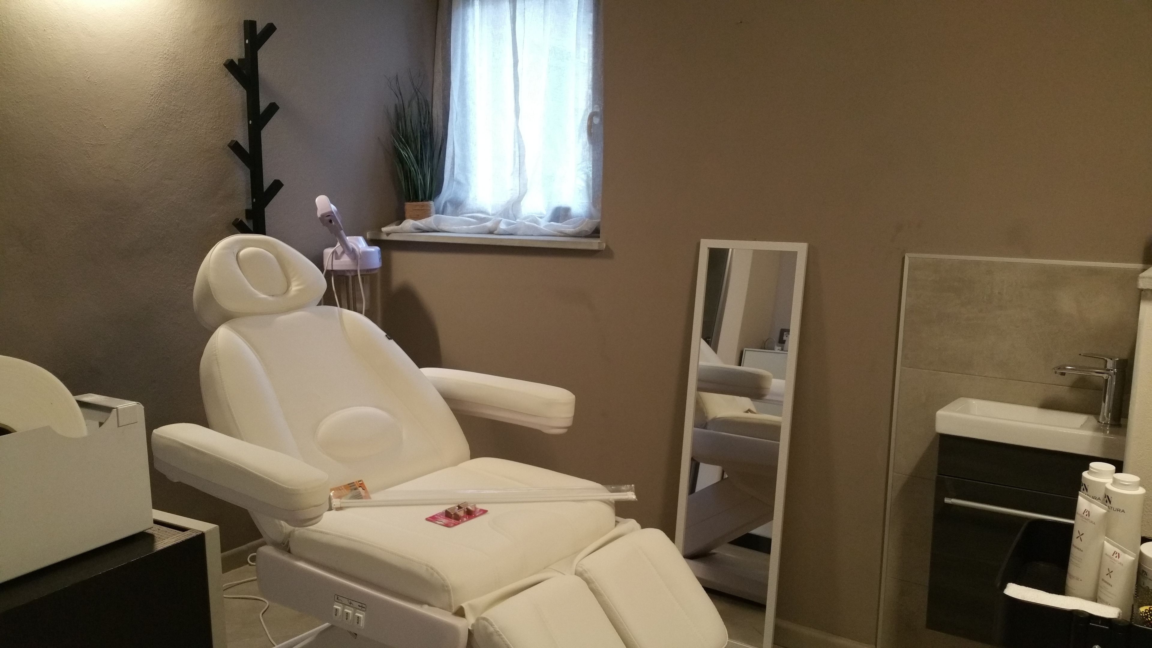 sauna, hot tub, turkish bath/hammam, body treatments, body wraps