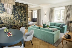 Palace Superior Suite (Palace Building) | Sengetøy av topp kvalitet, safe på rommet og skrivebord