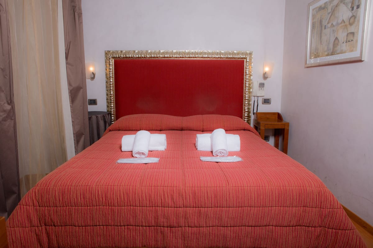 Phòng đôi | Bộ trải giường bằng vải Frette của Ý, chăn bông, nệm Select Comfort
