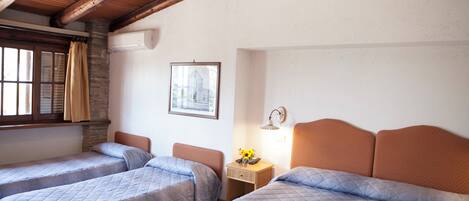 Family Room | Individually decorated, individually furnished, desk, cribs/infant beds