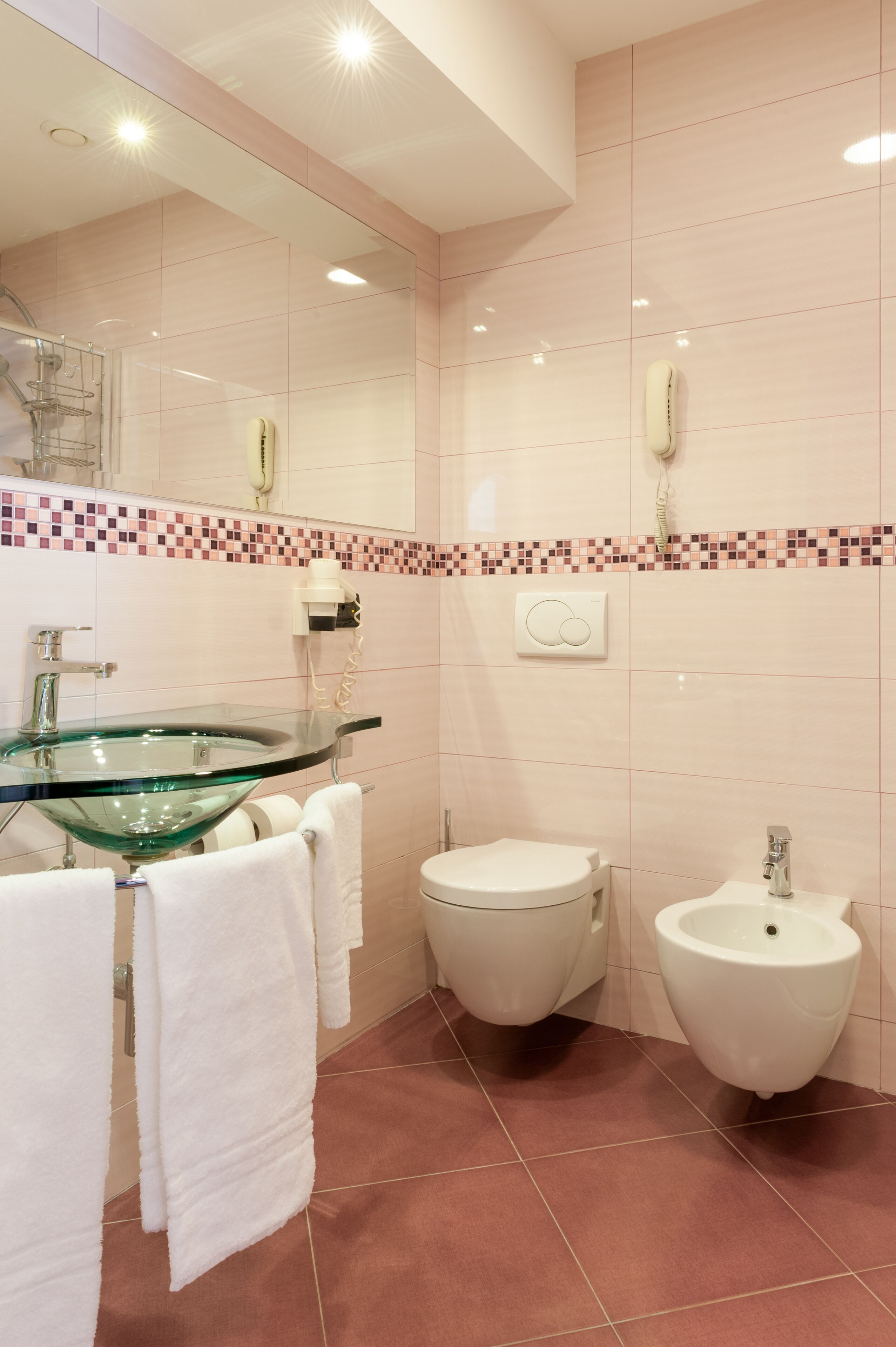 double room, 2 single beds | bathroom | shower, rainfall showerhead, free toiletries, hair dryer