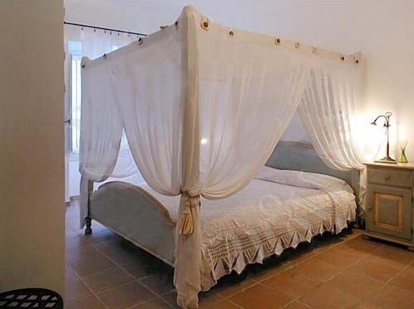 Egyptian cotton sheets, premium bedding, free cribs/infant beds, WiFi - Aenea's B&B (Rome)