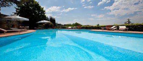 Outdoor pool, sun loungers