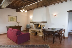 Appartement Supérieur, 1 chambre, baignoire | Coin séjour