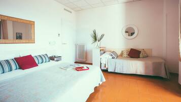 Værelse til 3 personer | Strygejern/strygebræt, gratis Wi-Fi