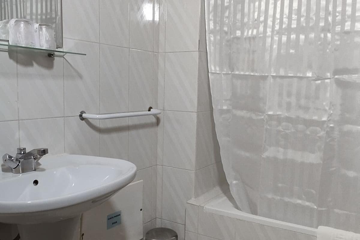 double room | bathroom | bathtub, free toiletries, hair dryer, bidet
