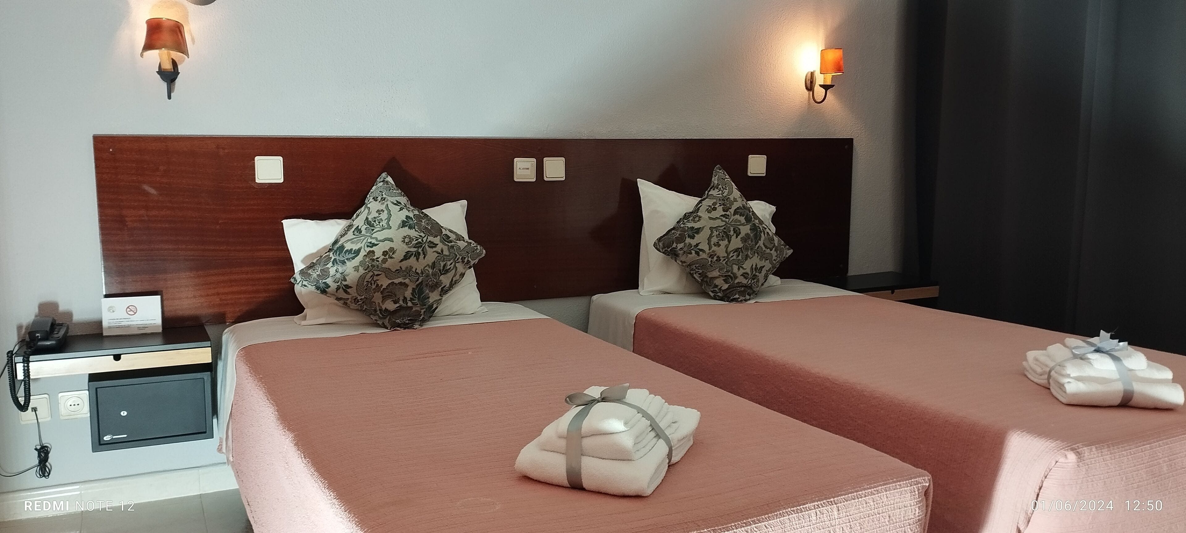 twin room | 1 bedroom, desk, blackout curtains, free wifi