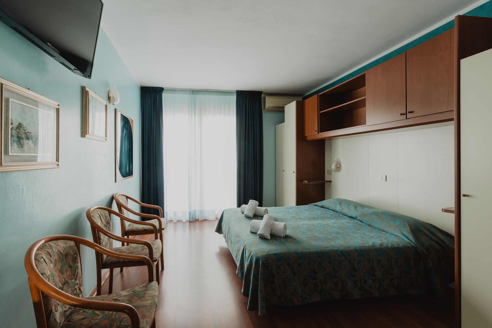 quadruple room | 1 bedroom, desk, free wifi