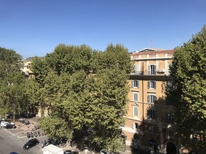 Habitación con 1 cama matrimonial o 2 individuales, baño privado (External) | Camas Select Comfort, escritorio, wifi gratis y ropa de cama